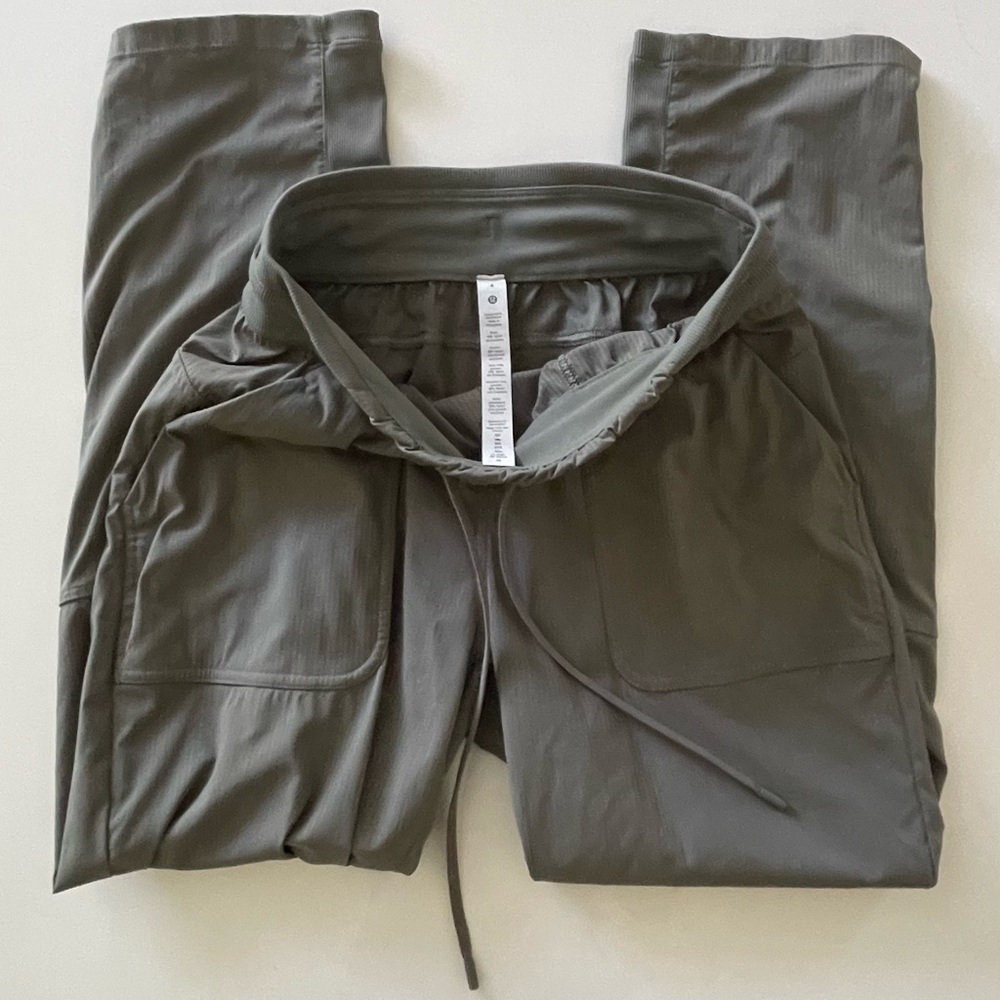 Lululemon Beyond the Studio Crop Grey Sage Size 4 - Picture 8 of 10